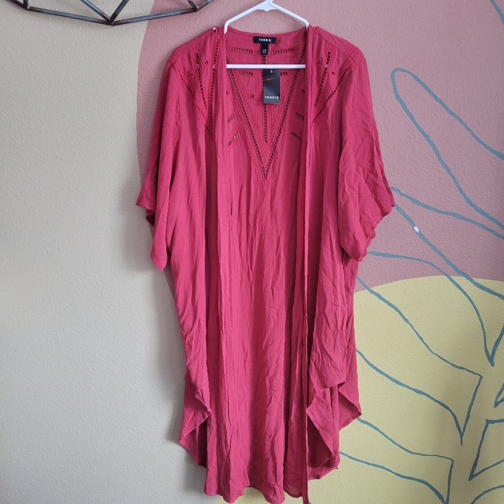NWT Torrid Red Crinkled Gauze Crochet Inset Longline Kimono 1/2